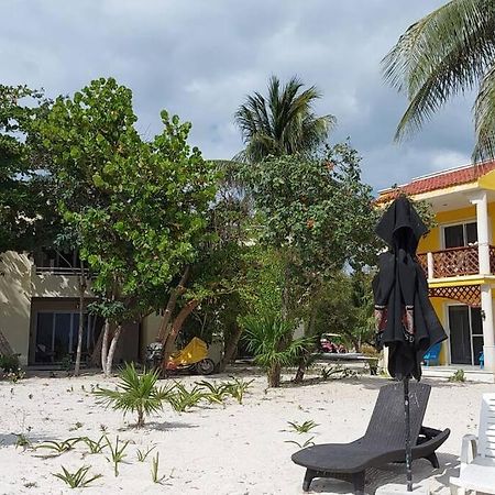 Marysol Beachfront Next To Nomads D6 Isla Mujeres Exterior photo