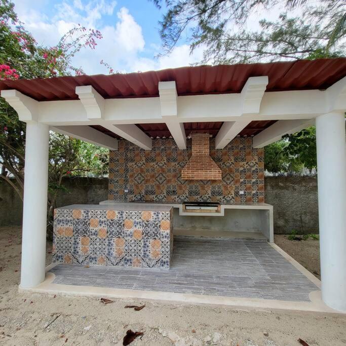 Marysol Beachfront Next To Nomads D6 Isla Mujeres Exterior photo
